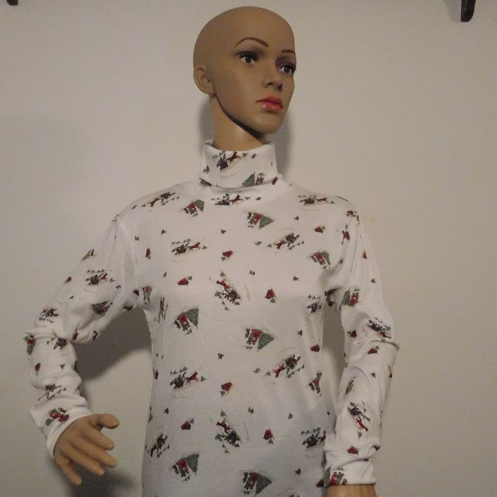 Currants Christmas Turtleneck Top